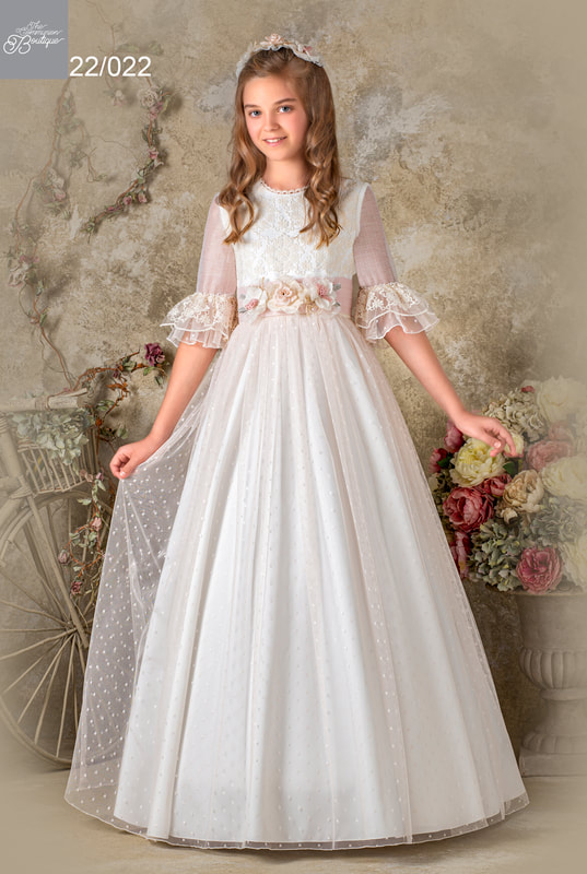 Picture of Communion Dress from The Communion Boutique. Contact our store at 7862822348 for more details.